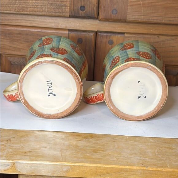Vintage Italica ARS Handcrafted Strawberry and Floral Pattern Mugs - Set of 2 - Picture 10 of 11